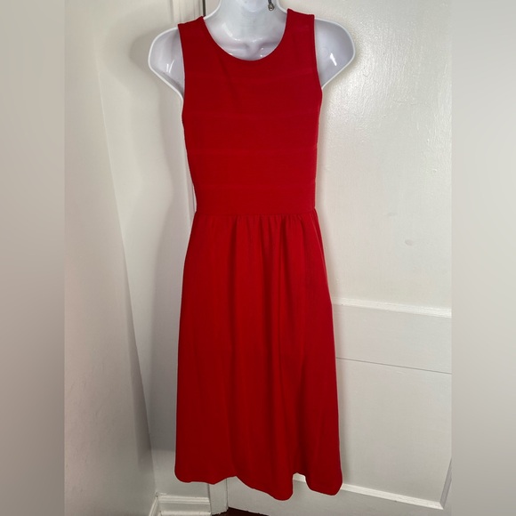 Draper James NWOT RSVP Chic Red Sleeveless Midi Dress with Pockets - Picture 2 of 4